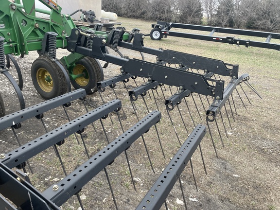 2008 John Deere 2210 Field Cultivator