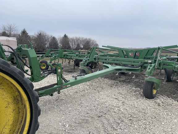 2008 John Deere 2210 Field Cultivator