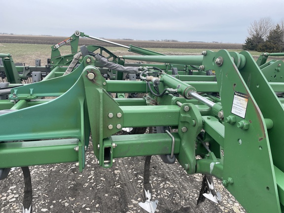 2008 John Deere 2210 Field Cultivator