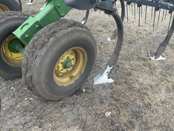 2008 John Deere 2210 Field Cultivator