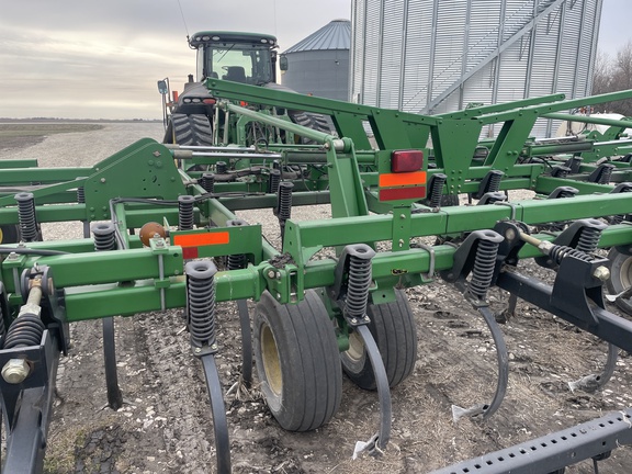 2008 John Deere 2210 Field Cultivator