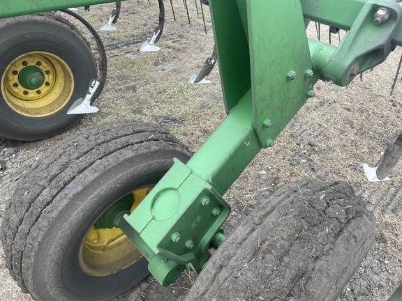 2008 John Deere 2210 Field Cultivator