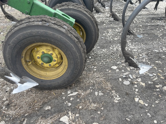 2008 John Deere 2210 Field Cultivator