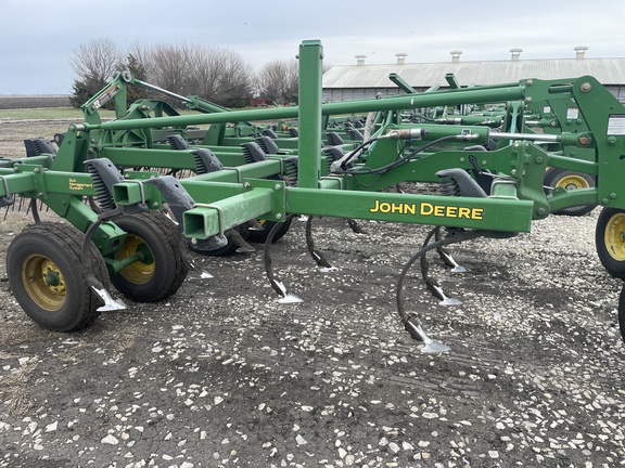 2008 John Deere 2210 Field Cultivator