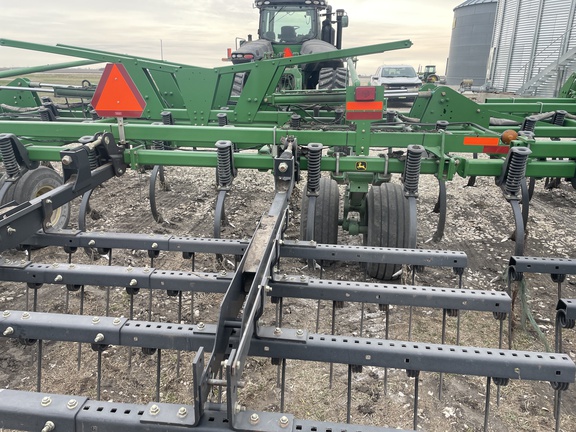 2008 John Deere 2210 Field Cultivator