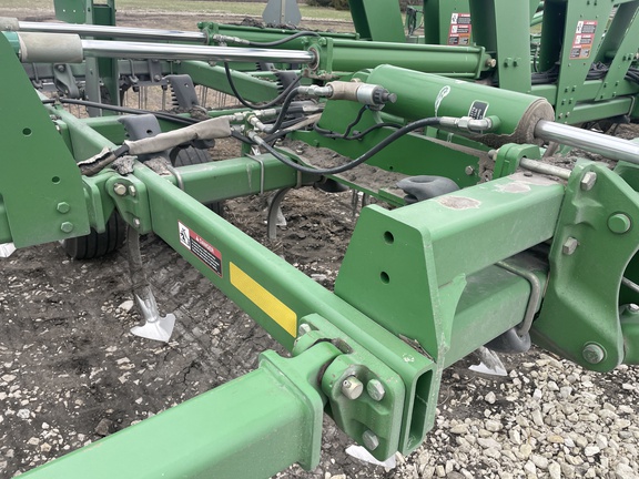 2008 John Deere 2210 Field Cultivator