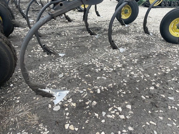 2008 John Deere 2210 Field Cultivator