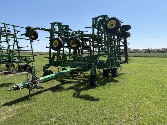 2008 John Deere 2210 Field Cultivator
