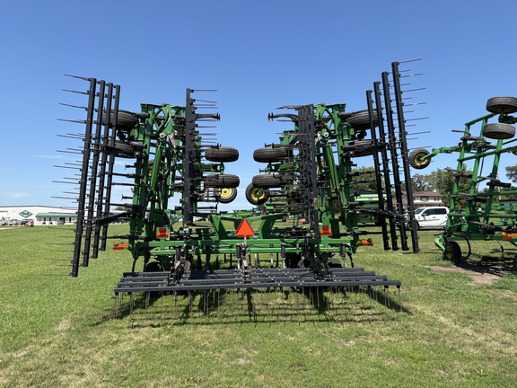 2008 John Deere 2210 Field Cultivator