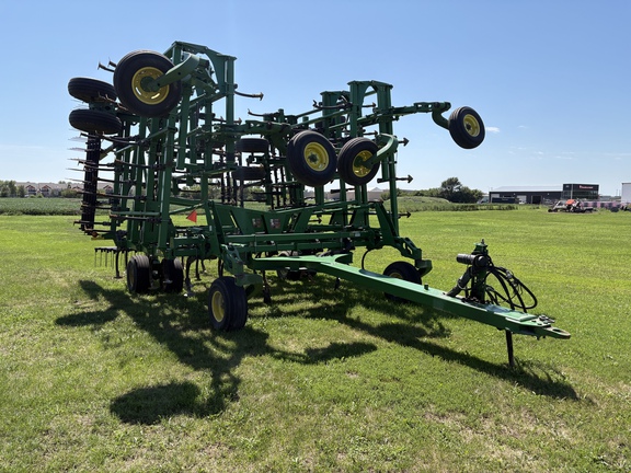 2008 John Deere 2210 Field Cultivator