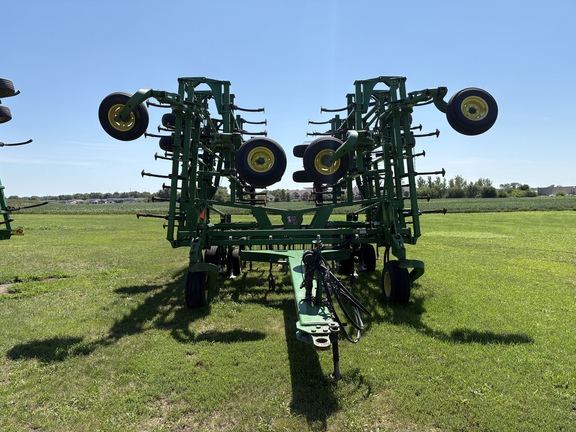 2008 John Deere 2210 Field Cultivator