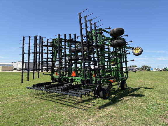 2008 John Deere 2210 Field Cultivator