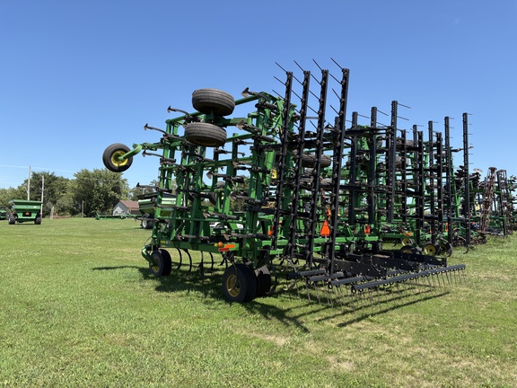 2008 John Deere 2210 Field Cultivator