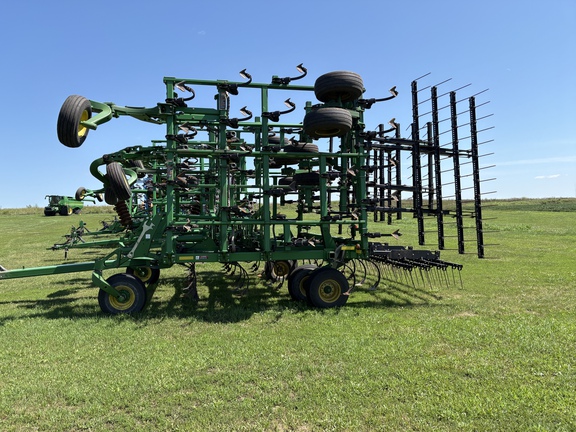 2008 John Deere 2210 Field Cultivator