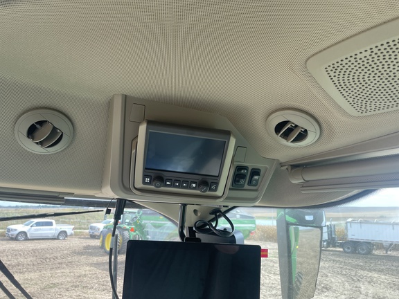 2025 John Deere S7 800 Combine