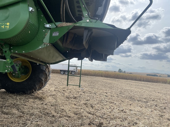 2025 John Deere S7 800 Combine