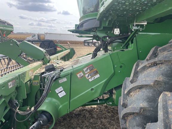 2025 John Deere S7 800 Combine