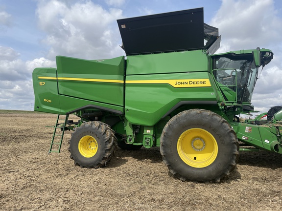 2025 John Deere S7 800 Combine