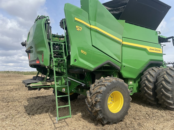 2025 John Deere S7 800 Combine