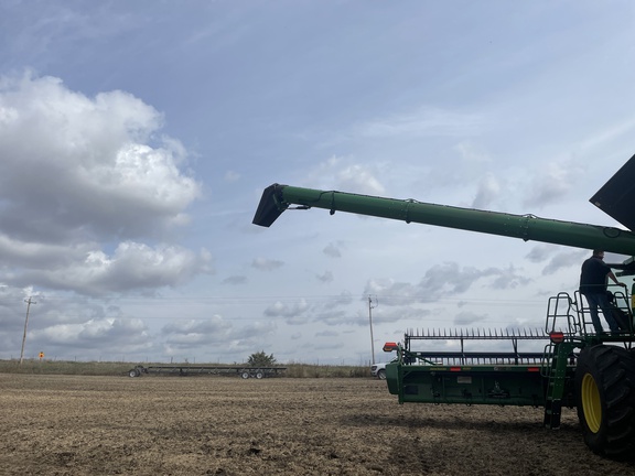 2025 John Deere S7 800 Combine