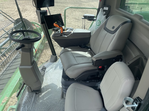 2025 John Deere S7 800 Combine