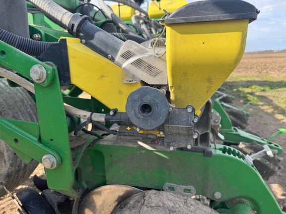 2012 John Deere DB60 Planter