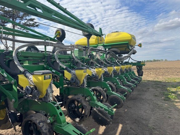 2012 John Deere DB60 Planter