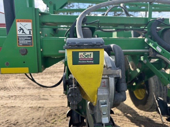 2012 John Deere DB60 Planter