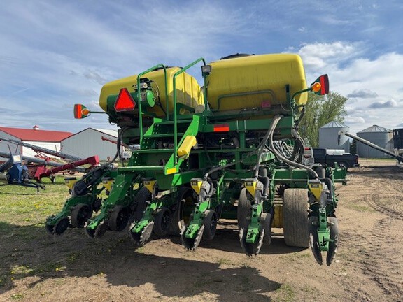 2012 John Deere DB60 Planter