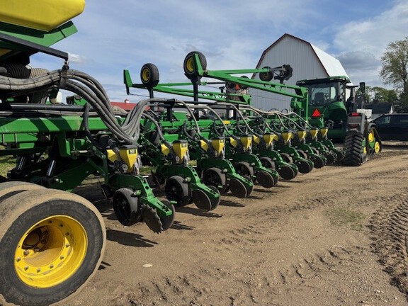 2012 John Deere DB60 Planter