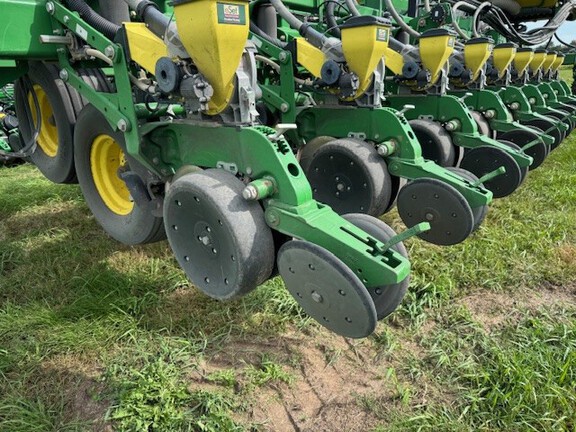 2012 John Deere DB60 Planter