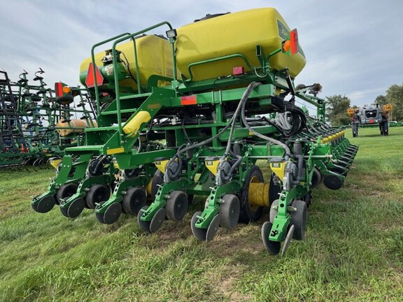 2012 John Deere DB60 Planter