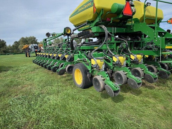 2012 John Deere DB60 Planter