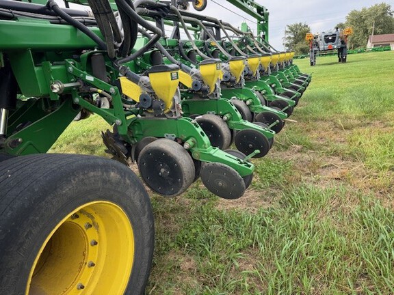 2012 John Deere DB60 Planter