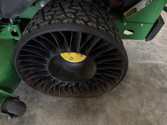 2021 John Deere Z970R Mower/Zero Turn