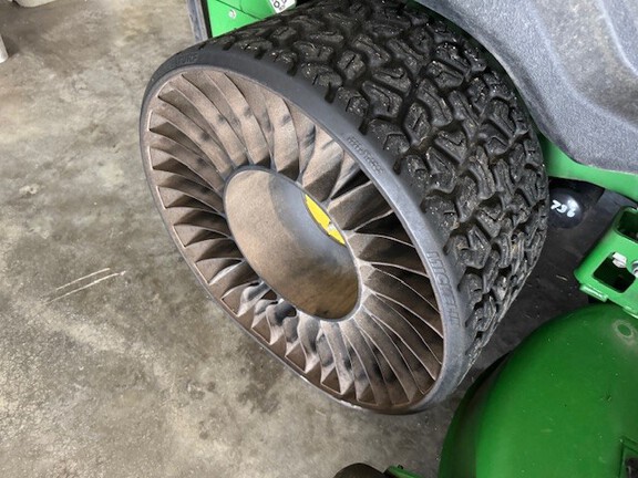 2021 John Deere Z970R Mower/Zero Turn