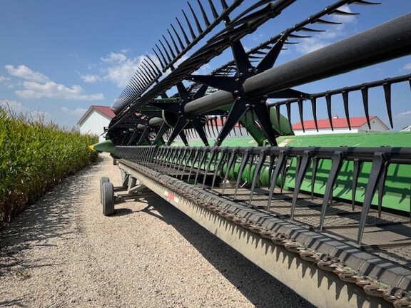 2023 John Deere RD40F Header Combine