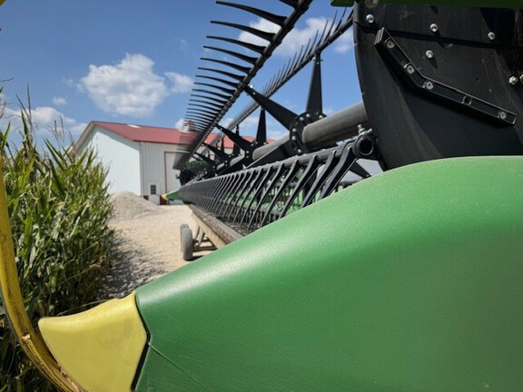 2023 John Deere RD40F Header Combine