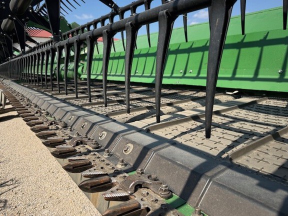 2023 John Deere RD40F Header Combine
