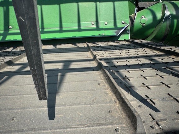 2023 John Deere RD40F Header Combine