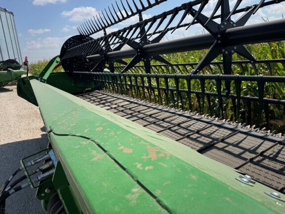 2023 John Deere RD40F Header Combine