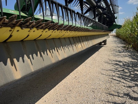 2023 John Deere RD40F Header Combine