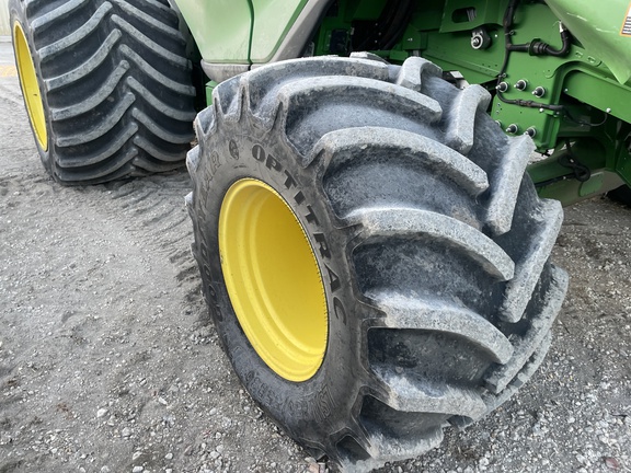 2024 John Deere X9 1000 Combine