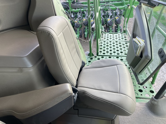 2024 John Deere X9 1000 Combine