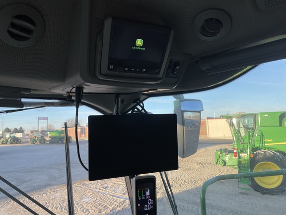 2024 John Deere X9 1000 Combine