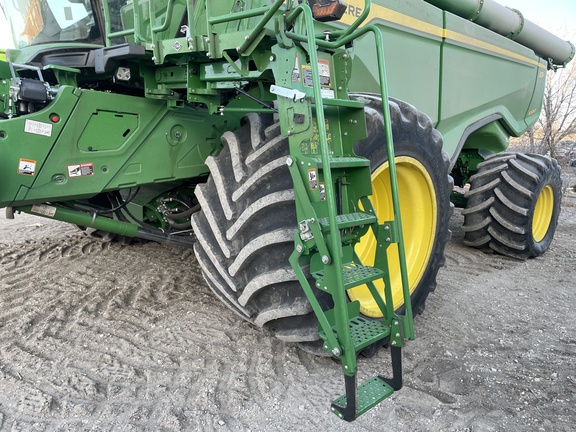 2024 John Deere X9 1000 Combine