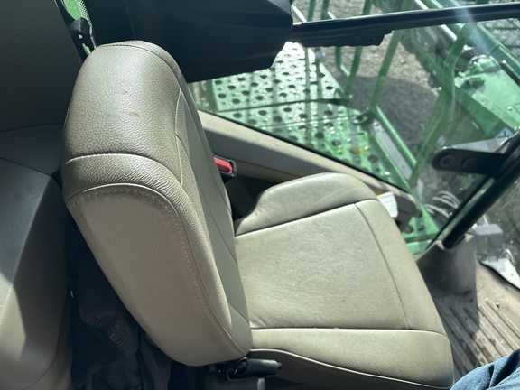 2022 John Deere X9 1000 Combine