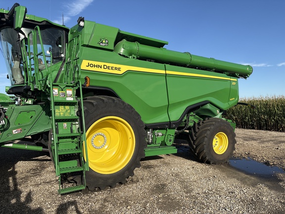 2022 John Deere X9 1000 Combine