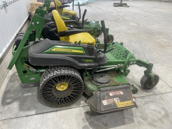 2019 John Deere Z915E Mower/Zero Turn