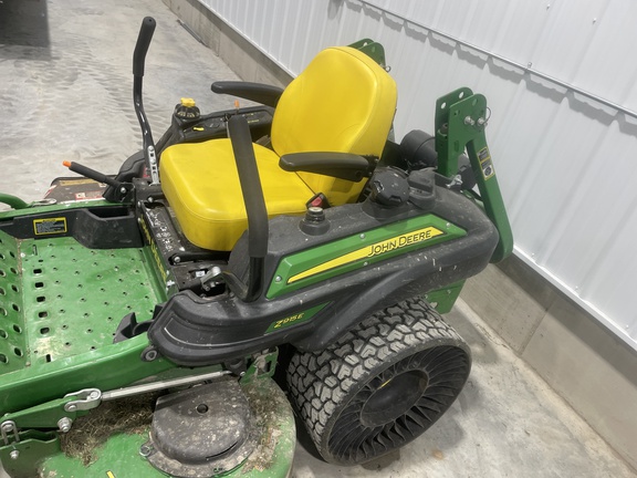 2019 John Deere Z915E Mower/Zero Turn